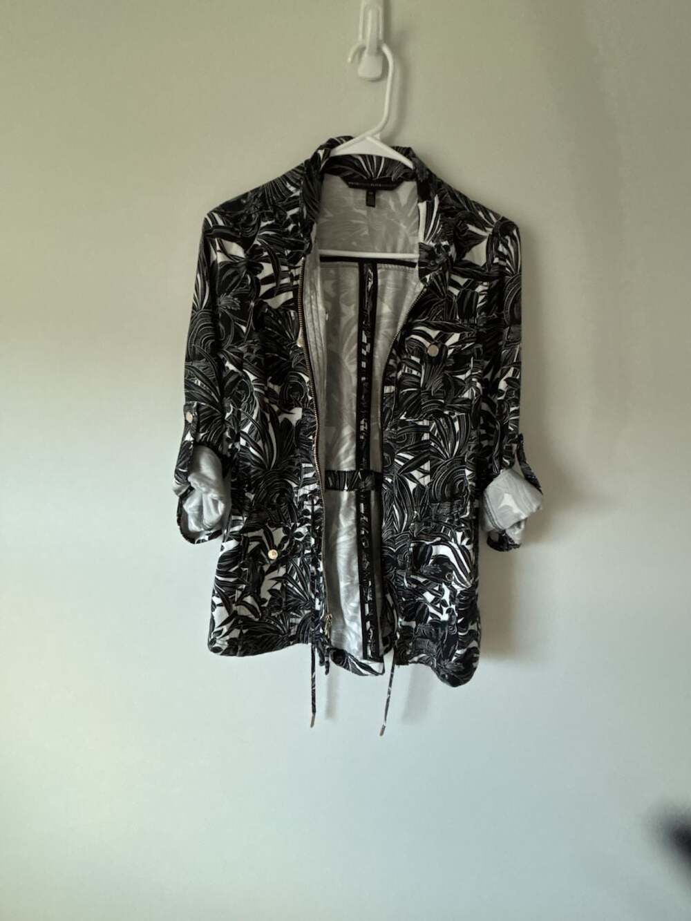 White House Black Market Utility Jacket Size XS Black White Tropical